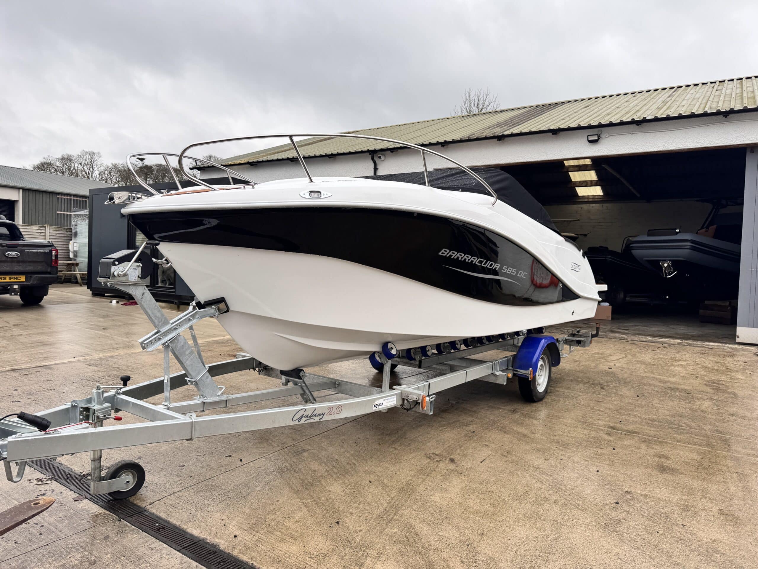 OKI Boats Barracuda 585 DC